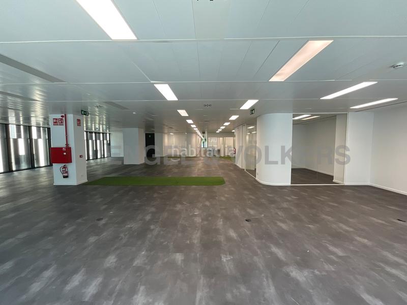 Foto 793110e0-f459-4bde-9098-f5bb503dc85b. Rent office space with parking in Poblenou Barcelona
