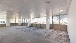 Lloguer Oficina a Sants. Oficina en alquiler en planta 10, al lado de sants estacio