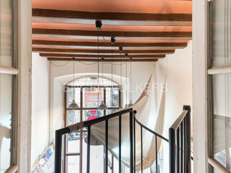 Foto 058e5928-4fa9-4097-b383-ce663155986a. Locale commerciale in Gòtic Barcelona