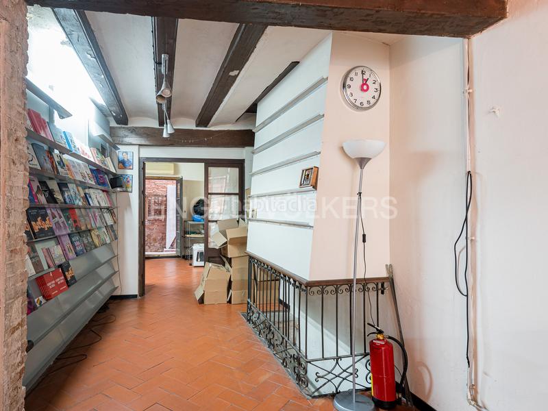Foto 824861bb-2fcf-4645-b52b-bf159d20d596. Locale commerciale in Gòtic Barcelona