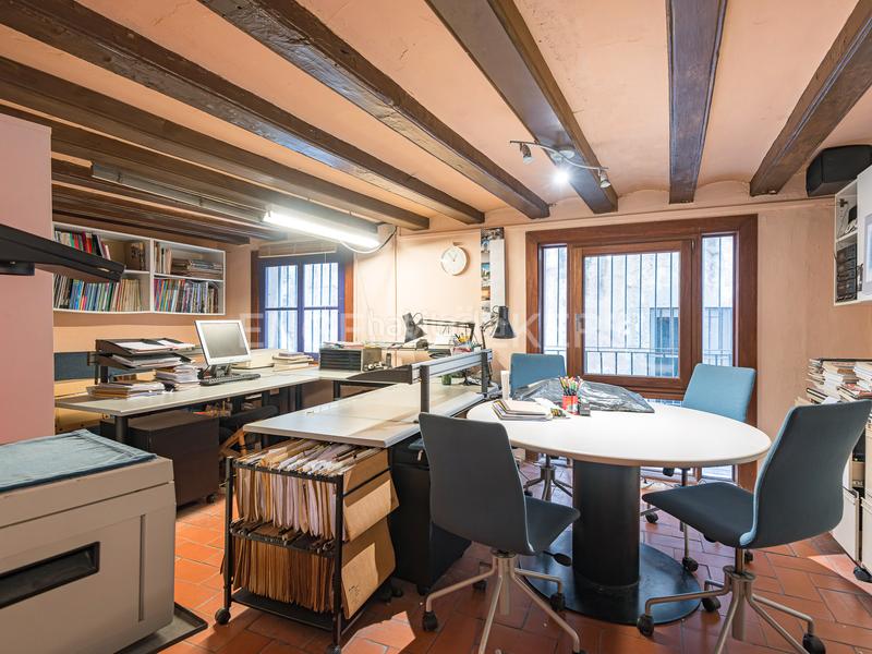 Foto cb2fcbaf-ea8c-4046-8af3-b44c00dc4ad1. Locale commerciale in Gòtic Barcelona