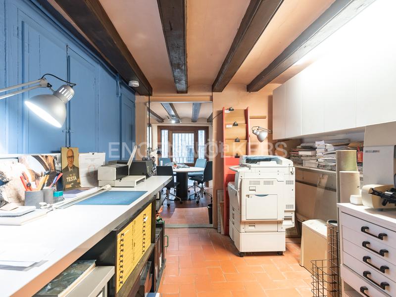 Foto daaac827-621c-4801-af3d-0b9e9aaacd19. Locale commerciale in Gòtic Barcelona