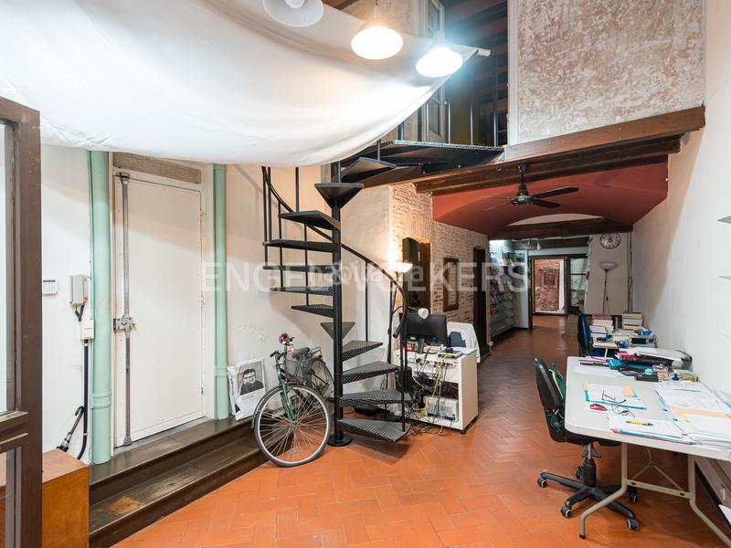 Foto f5762832-c856-4947-ba85-4935fc974165. Locale commerciale in Gòtic Barcelona