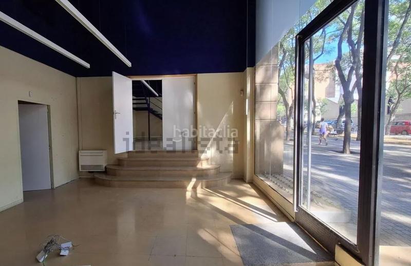 Foto fc7f48ce-d392-4c8d-86bb-eab81ad00849. Alquiler local comercial local en calle comtes de belllloc en Barcelona