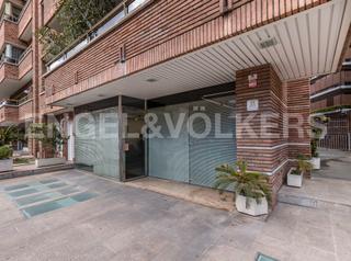 Location Bureau à Sant Gervasi - Galvany. Luminosa oficina a pie de calle en reina victoria con calvet