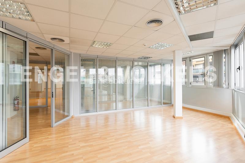 Foto ab26d0f3-c02f-4ba6-ae0b-fa296b762260. Location bureau avec parking dans Sant Gervasi - Galvany Barcelona