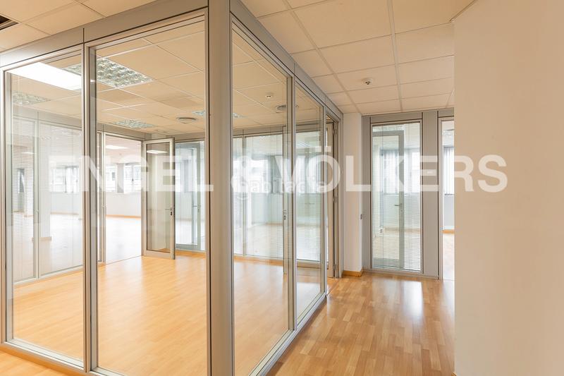 Foto 090d5341-fb41-40af-b447-e27bb8138bee. Rent office space with parking in Sant Gervasi - Galvany Barcelona