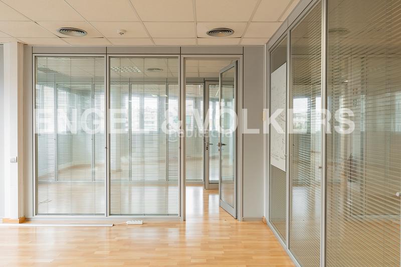 Foto 2c8764dc-c1cc-490b-8231-0e7318496605. Rent office space with parking in Sant Gervasi - Galvany Barcelona