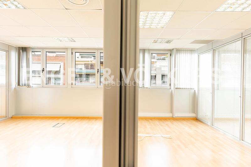 Foto 5ca14bcc-23d2-4937-b7ef-2344febea977. Rent office space with parking in Sant Gervasi - Galvany Barcelona
