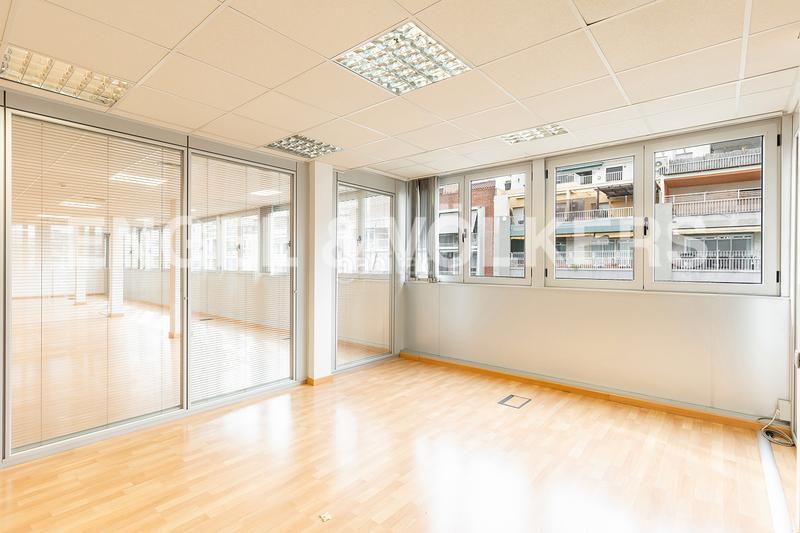Foto 93db1e5a-290d-49aa-a107-3fc32a51b8a7. Rent office space with parking in Sant Gervasi - Galvany Barcelona