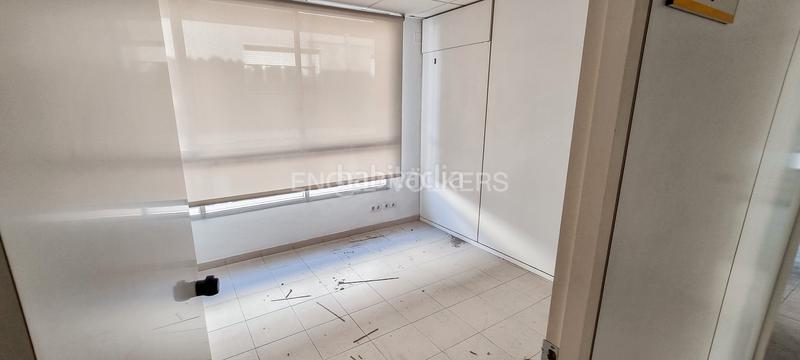 Foto d1012e36-2496-4a0e-9a63-462aa51e7ad0. Alquiler local comercial local céntrico y versátil en Mollet del Vallès