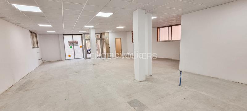 Foto e3877e4f-85d6-4bcd-a495-fe9033523419. Lloguer local comercial a Estació de França Mollet del Vallès