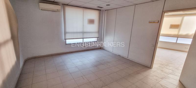 Foto dbbb2cff-a590-4c70-859e-bae693c76466. Location local commercial dans Estació de França Mollet del Vallès