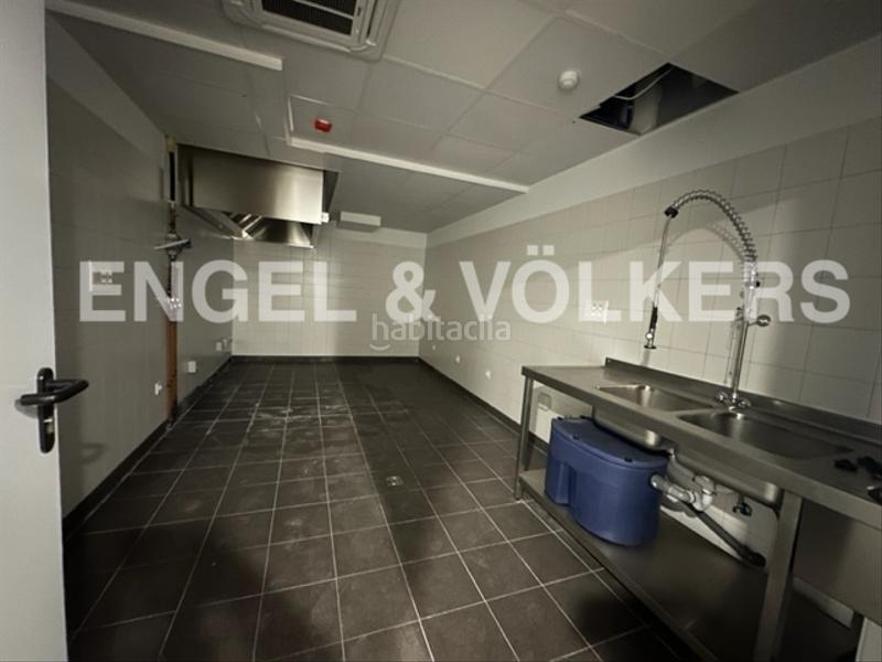 Foto 1b02b080-66ae-419d-8054-adaac7e5c715. Lloguer local comercial a Sant Ramon - Maternitat Barcelona