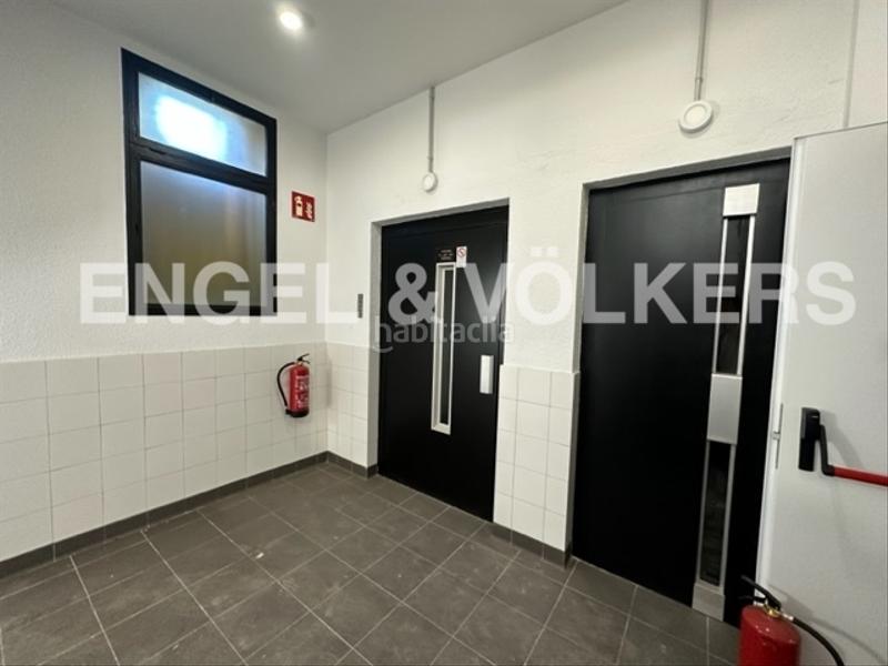 Foto 54101f71-4ffd-4b58-a951-ff5c1589a12e. Lloguer local comercial a Sant Ramon - Maternitat Barcelona