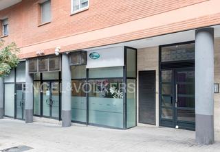 Locale commerciale in Font de la Guatlla. Inmueble con techos altos, situado muy cerca de plaza espanya