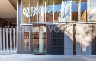 Lloguer Local Comercial a Fort Pienc. Local de obra nueva en eixample cerca de diagonal