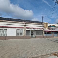 Local commercial à Centre. Local en avda. constitucion, castelldefels