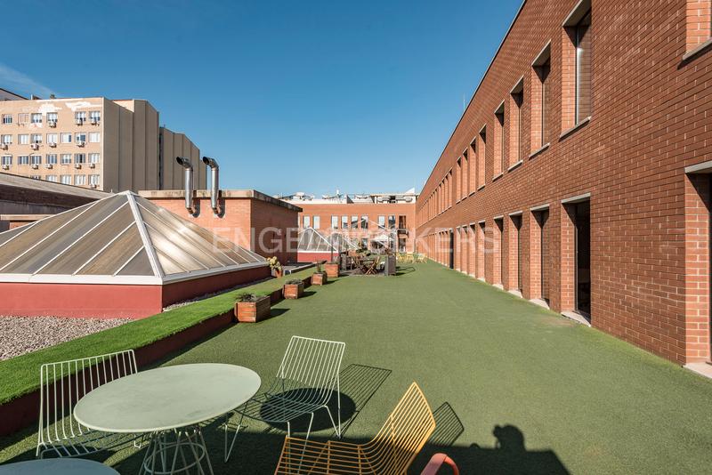 Foto 273b560a-a779-4577-8545-79acf9d8f5d1. Location bureau avec parking dans La Vila Olímpica del Poblenou Barcelona