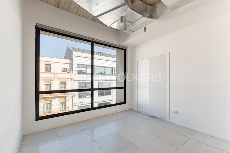 Foto d082dc6e-84d8-494c-a9d4-5bc8c88ab360. Location bureau avec parking dans La Vila Olímpica del Poblenou Barcelona
