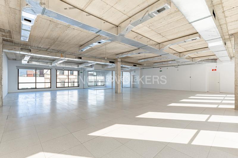 Foto e9bad08c-419c-436e-b63f-0e1d202ab21e. Location bureau avec parking dans La Vila Olímpica del Poblenou Barcelona