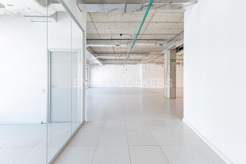 Foto a1c2ae06-5fd3-48cd-9a70-ad52c65138bd. Miete büro mit parking in La Vila Olímpica del Poblenou Barcelona