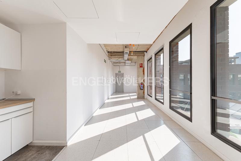 Foto af38df48-f225-47a9-90c8-e44453d6c06c. Miete büro mit parking in La Vila Olímpica del Poblenou Barcelona