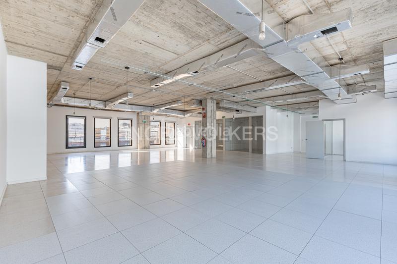 Foto 611e952f-6911-4994-8a5d-84492309ccf1. Rent office space with parking in La Vila Olímpica del Poblenou Barcelona