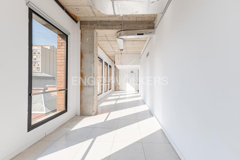 Foto 697be0ee-55d9-4597-802d-79092ba23f23. Rent office space with parking in La Vila Olímpica del Poblenou Barcelona