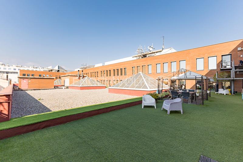 Foto 6a74925f-3c65-43f1-bba5-ece6366a9881. Rent office space with parking in La Vila Olímpica del Poblenou Barcelona