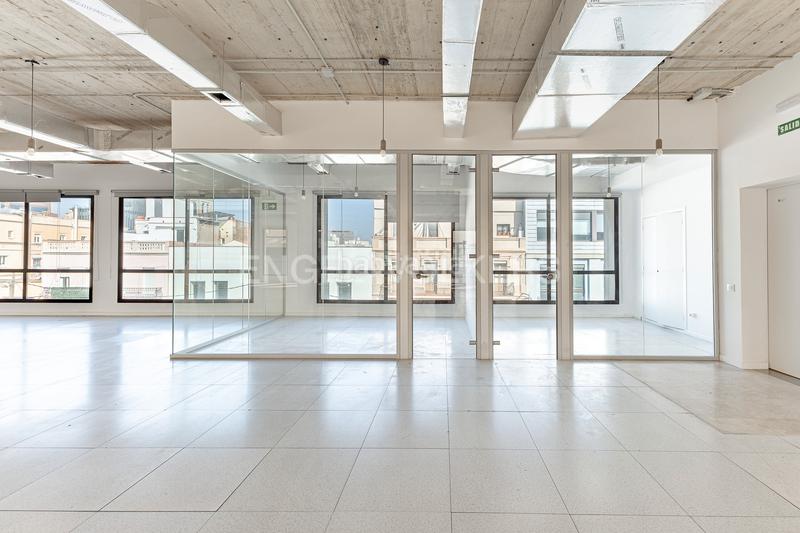 Foto 9dda5574-bf55-4d79-a7ec-a56f69013ad5. Rent office space with parking in La Vila Olímpica del Poblenou Barcelona