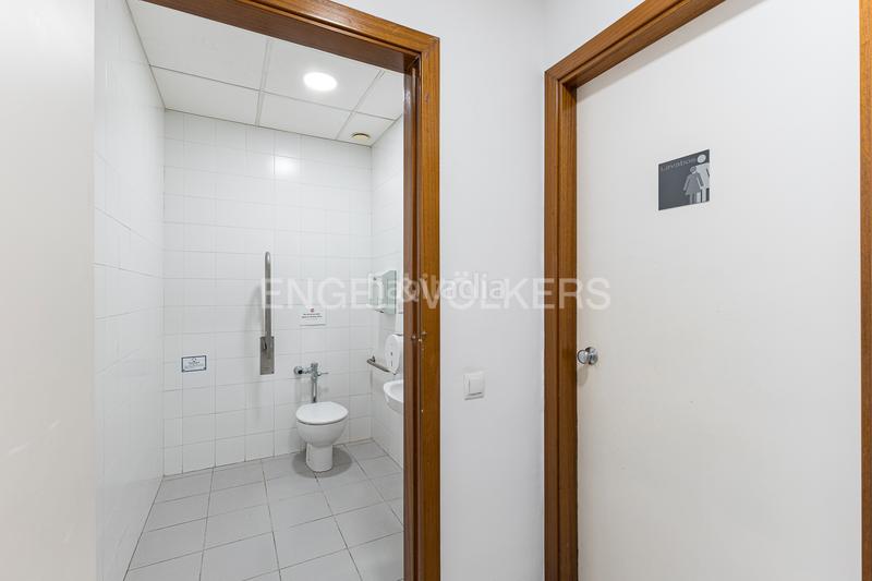 Foto b2b1e129-702f-465a-8d60-79847d70f29a. Rent office space with parking in La Vila Olímpica del Poblenou Barcelona