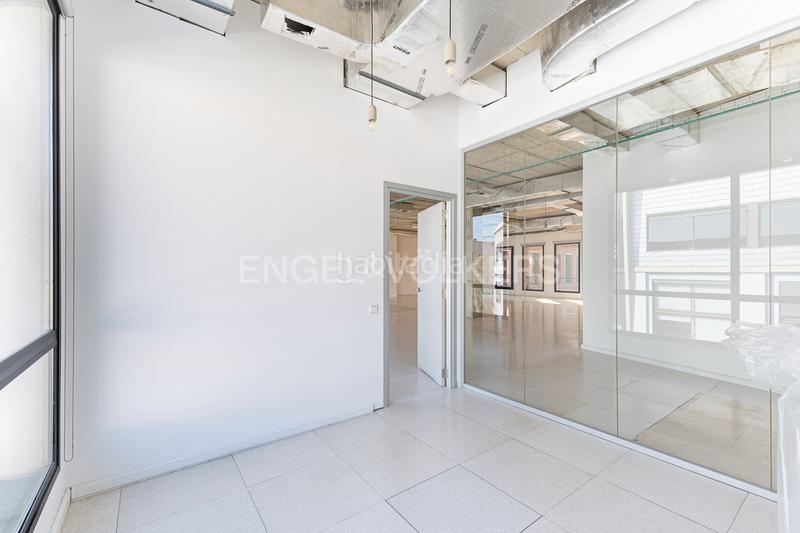 Foto cd50e06b-5a6e-4ff0-81b5-4e021119f026. Rent office space with parking in La Vila Olímpica del Poblenou Barcelona