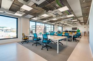 Lloguer Oficina a El Parc i la Llacuna del Poblenou. Oficina de 50 a 80 desks en alquiler