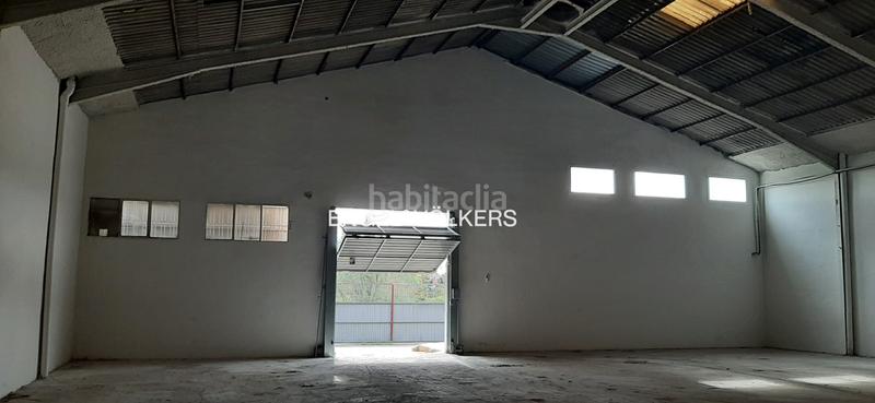 Foto c1fb89ce-f0bf-4592-ad5a-ea5ba7b307d0. Alquiler local comercial nave comercial en alquiler. en Barberà del Vallès