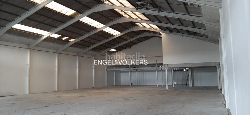 Foto b3706fa0-4b63-4e2f-92d3-a6122abb46f0. Alquiler local comercial nave comercial en alquiler. en Barberà del Vallès