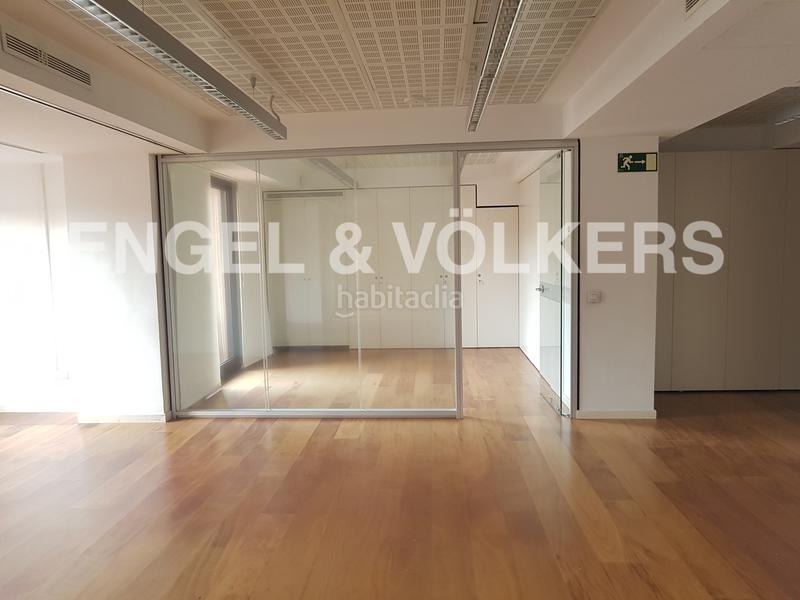 Foto 0aa44437-64f4-40ef-85f3-35ec2c2e1dd6. Lloguer oficina a Vila de Gràcia Barcelona