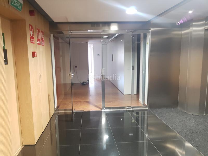 Foto f4201dbd-47ea-4c85-bf9f-438364d384ee. Miete büro in Vila de Gràcia Barcelona