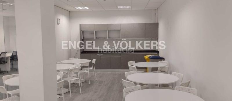 Foto ac1a48f3-7037-49a1-9d7f-33ab8fa1aa65. Location bureau dans Centre Hospitalet de Llobregat (L´)