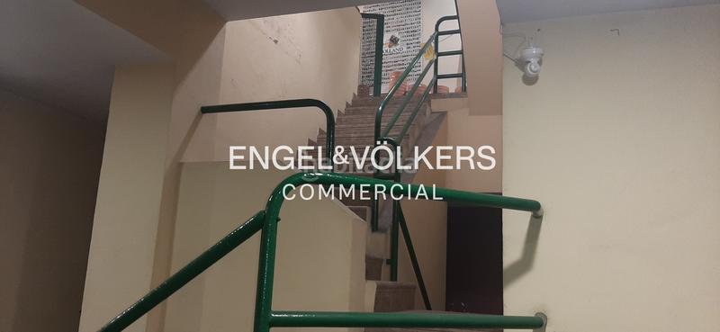 Foto 53927a63-5203-4272-9918-b188ccd8de0b. Local comercial  en venta frente al mercat central en Sabadell