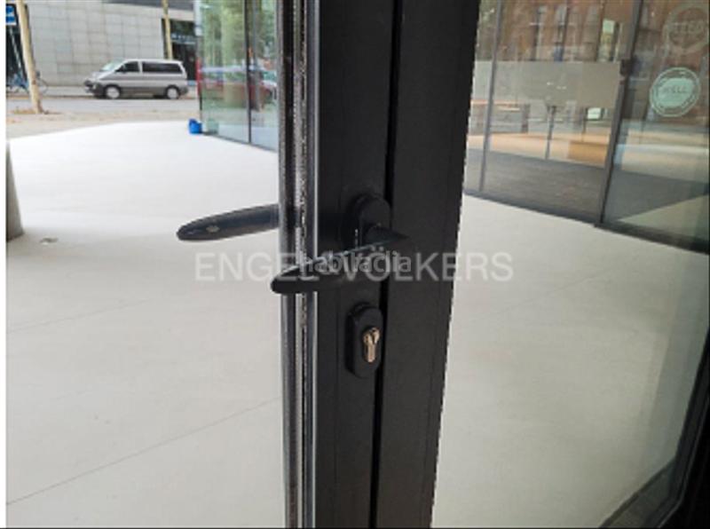 Foto 12aa219f-58a4-4332-af59-ab210354f04a. Lloguer oficina a Poblenou Barcelona