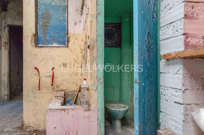 Foto 0ecf25d1-b1dd-4dfa-929b-b416e5d2a8fc. Local comercial oportunidad para inversores en sants en Barcelona