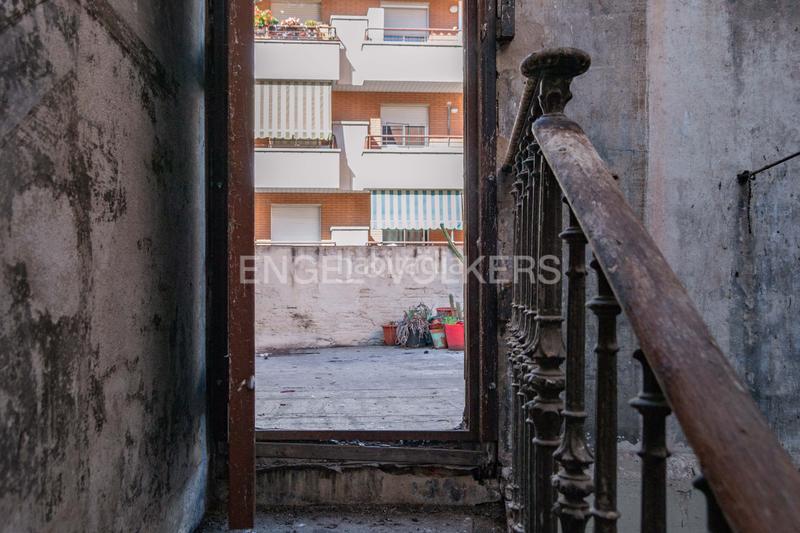 Foto 6943b88f-1ed2-427f-8fc7-04ed9be5bcb2. Local comercial oportunidad para inversores en sants en Barcelona