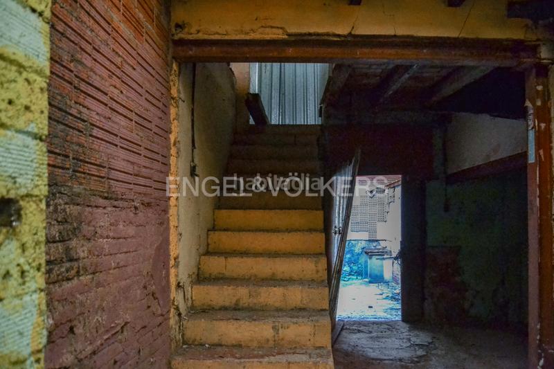 Foto 9f7018f9-6cf9-4536-a1b0-5ae2913aac6a. Local comercial oportunidad para inversores en sants en Barcelona