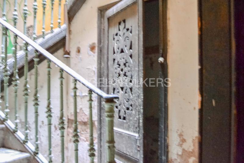 Foto 9f8aa375-4024-470a-9ef1-2c95e83b75ee. Local comercial oportunidad para inversores en sants en Barcelona