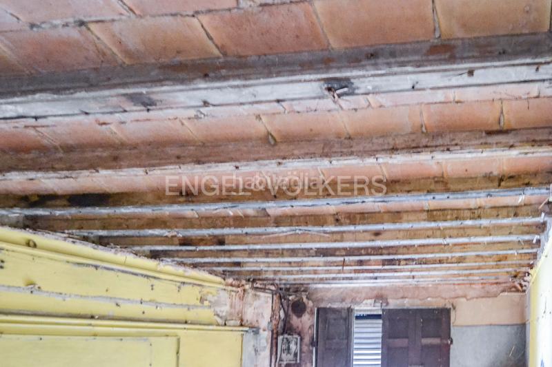 Foto a3446029-e959-458e-a6b6-dc78e2566ddd. Local comercial oportunidad para inversores en sants en Barcelona