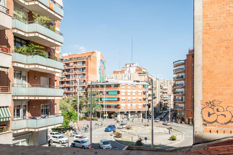 Foto a5ebf196-6961-4bbb-a9fa-21ab90b6a694. Local comercial oportunidad para inversores en sants en Barcelona