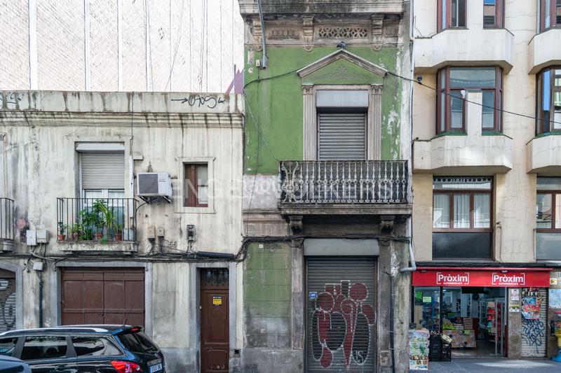 Foto b1a943f2-808b-4ba1-9843-a3731d821a64. Local comercial oportunidad para inversores en sants en Barcelona