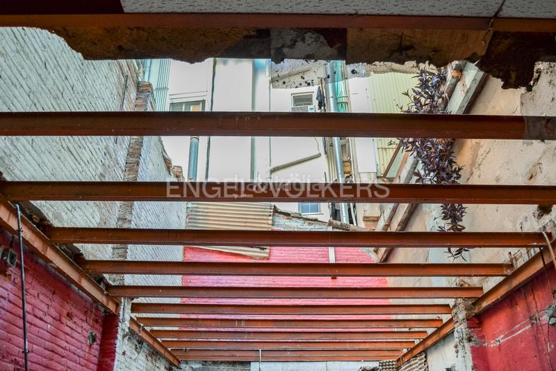 Foto b78d2a0a-051b-4a5b-9148-0f1d5404efa4. Local comercial oportunidad para inversores en sants en Barcelona