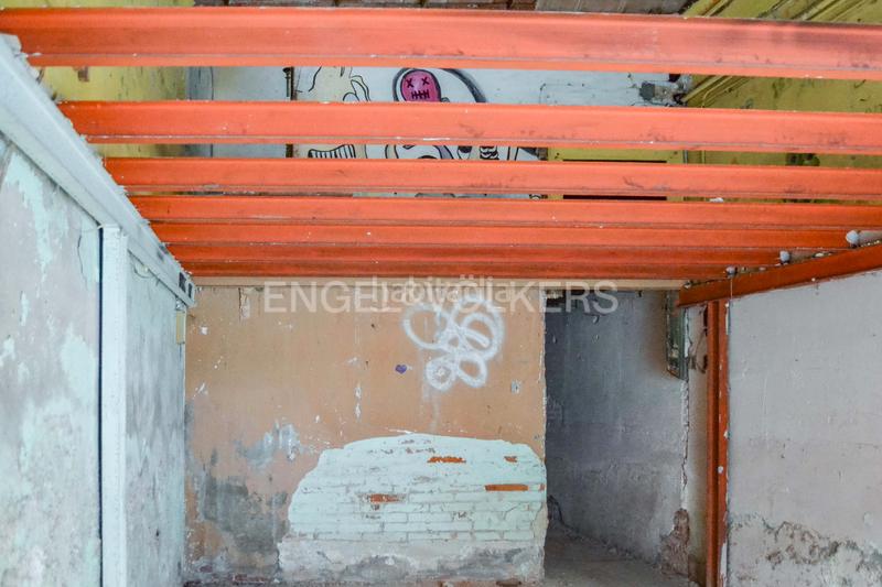 Foto b9283548-3296-4c8e-a5bf-c10039dd7f32. Local comercial oportunidad para inversores en sants en Barcelona